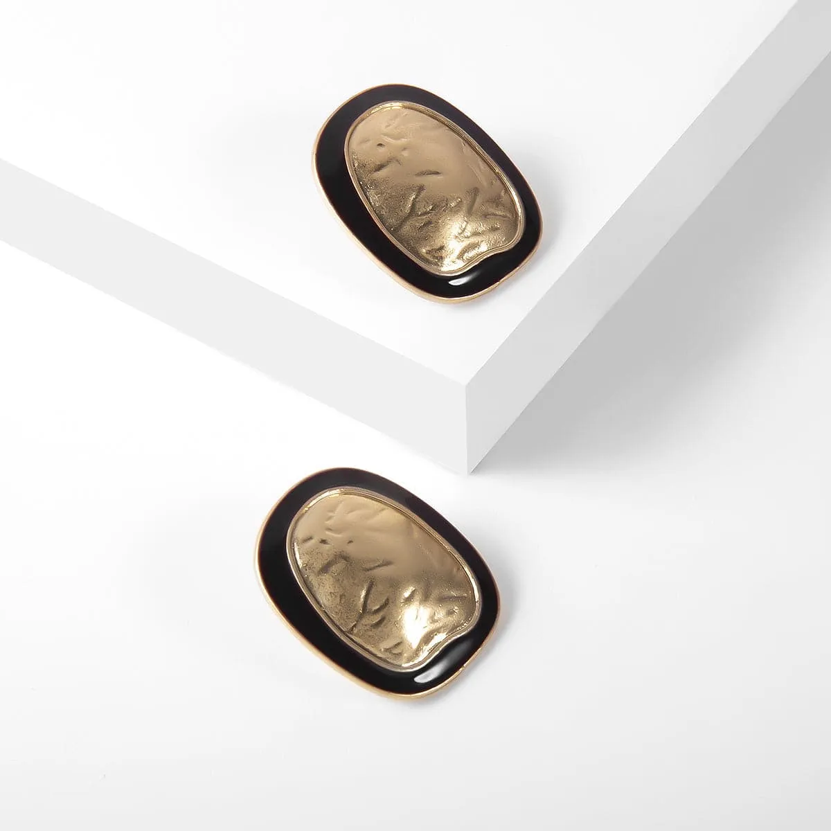Enamel & 18K Gold-Plated Distressed Oval Stud Earrings
